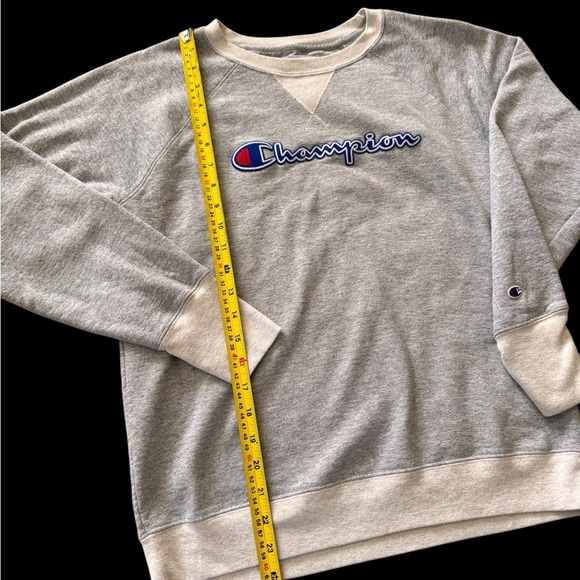 Women’s Champion Crewneck Sweater Size Medium Gray/beige - Picture 2 of 4